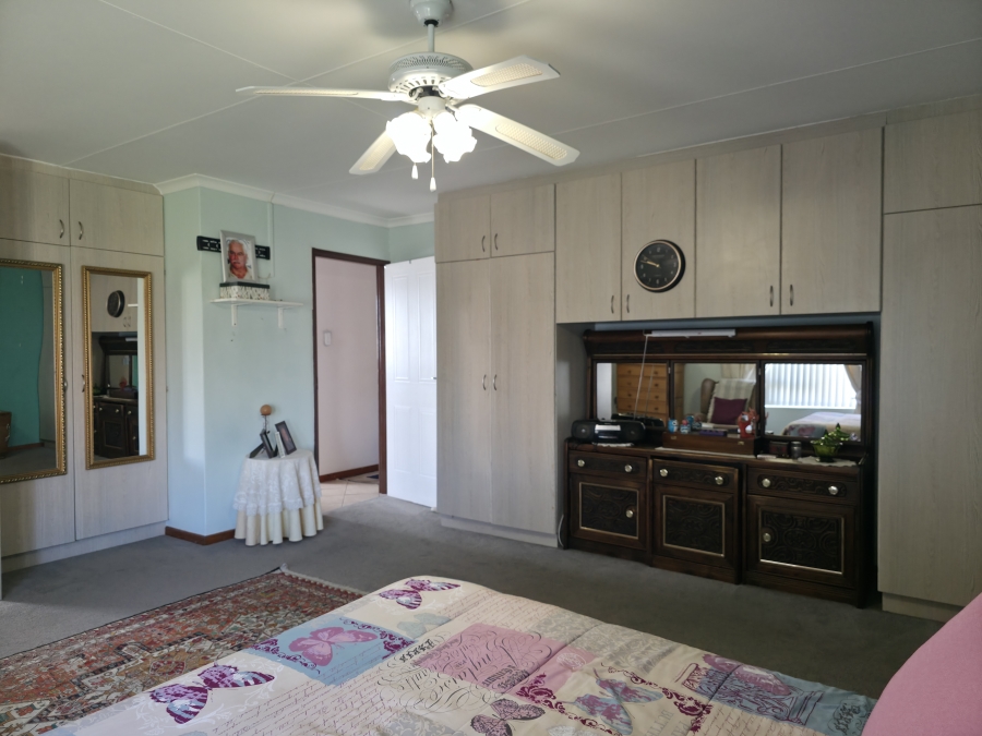 3 Bedroom Property for Sale in Wavecrest Eastern Cape